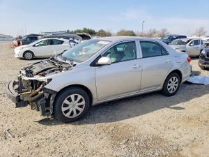 Toyota Corolla BASE 1.8L 4 2013