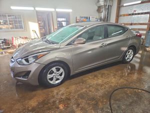 Hyundai Elantra SE 1.8L 4 2014
