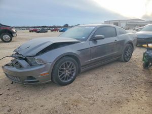 Ford Mustang 3.7L 6 2013