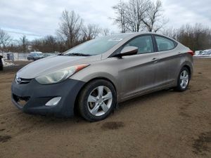Hyundai Elantra GLS 1.8L 4 2013
