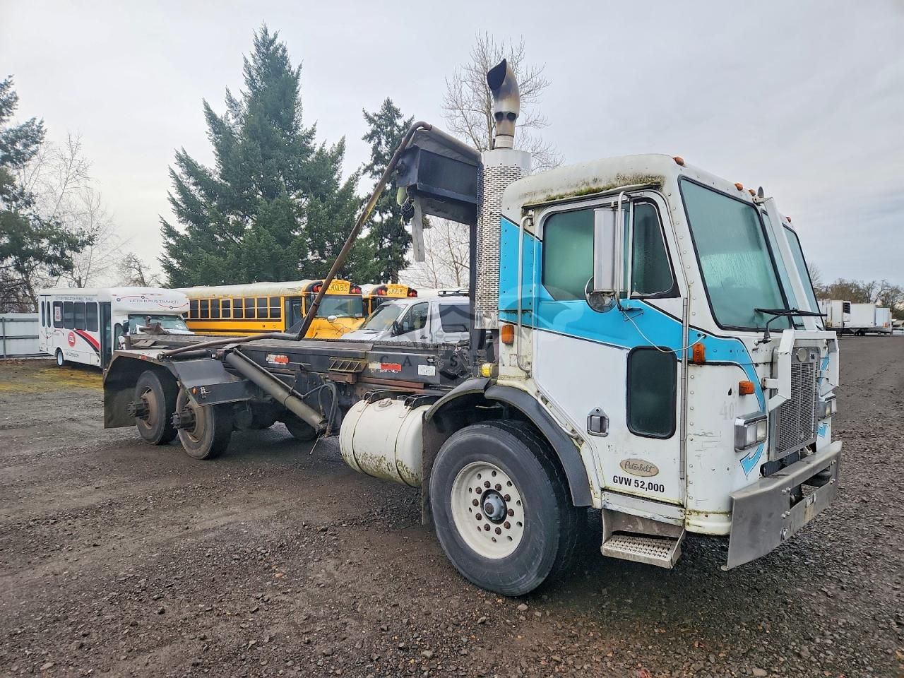 Peterbilt 320/325 6 1997