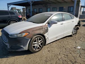 Ford Fusion SE 2.5L 4 2014