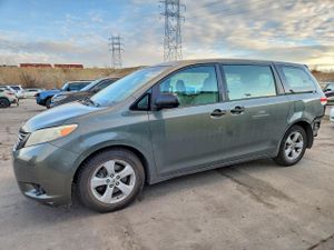 Toyota Sienna 3.5L 6 2011