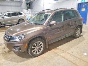 Volkswagen Tiguan S 2.0L 4 2015