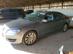 Volkswagen Passat SE 2.5L 5 2013