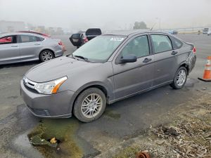 Ford Focus SE 2.0L 4 2011