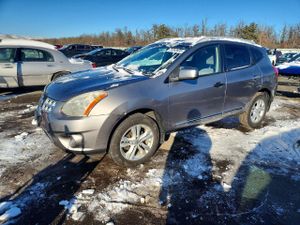 Nissan Rogue S 2.5L 4 2013
