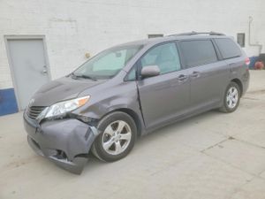 Toyota Sienna 3.5L 6 2013