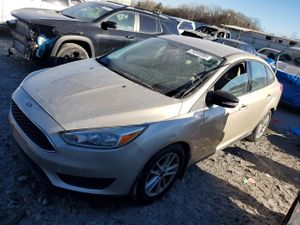 Ford Focus SE 2.0L 4 2017