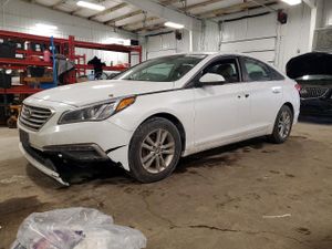 Hyundai Sonata SE 2.4L 4 2015