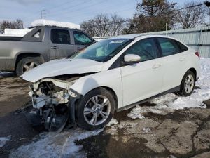 Ford Focus SE 2.0L 4 2013