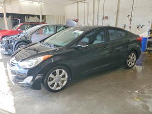 Hyundai Elantra GLS 1.8L 4 2013