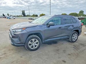 Toyota Rav4 LE 2.5L 4 2021