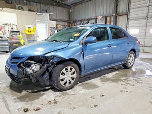 Toyota Corolla BASE 1.8L 4 2013