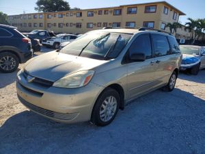 Toyota Sienna CE 3.3L 6 2004