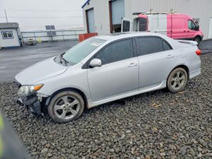 Toyota Corolla BASE 1.8L 4 2011