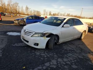 Toyota Camry BASE 2.5L 4 2010