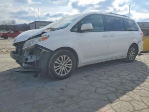 Toyota Sienna XLE 3.5L 6 2013