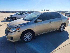 Toyota Corolla BASE 1.8L 4 2012