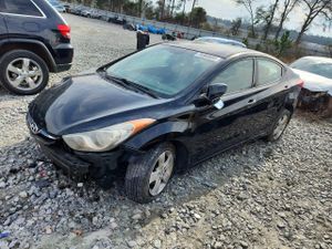 Hyundai Elantra GLS 1.8L 4 2013
