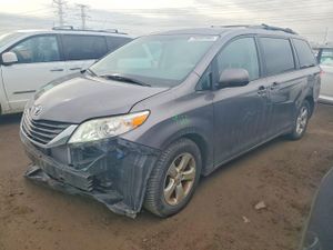 Toyota Sienna LE 3.5L 6 2014