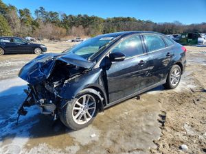 Ford Focus SE 2.0L 4 2015