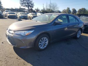 Toyota Camry LE 2.5L 4 2015