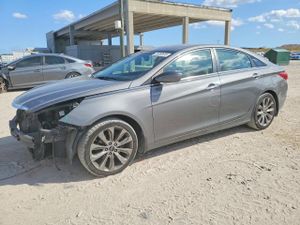 Hyundai Sonata SE 2.4L 4 2013