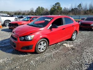 Chevrolet Aveo (Sonic) LT 1.8L 4 2015