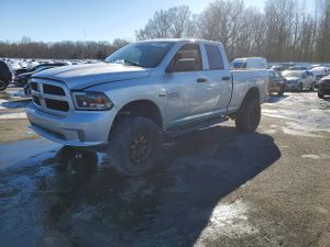 RAM 1500 ST 5.7L 8 2013