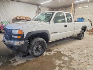 GMC Sierra C2500 HEAVY DUTY 6.0L 8 2005