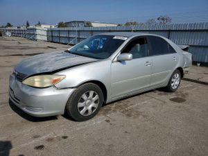 Toyota Camry LE 2.4L 4 2004