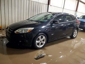Ford Focus SE 2.0L 4 2013