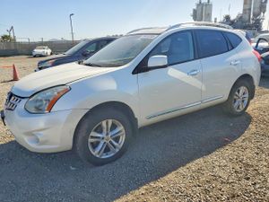 Nissan Rogue S 2.5L 4 2013