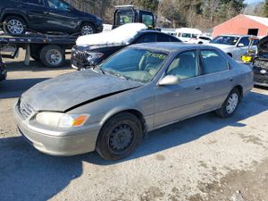 Toyota Camry CE 2.2L 4 2000
