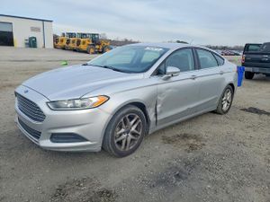 Ford Fusion SE 2.5L 4 2014