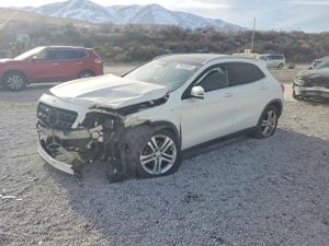Mercedes-Benz GLA 250 4MATIC 2.0L 4 2015