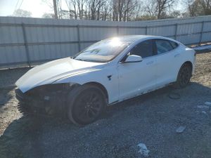 Tesla Model S 2015
