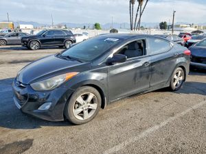 Hyundai Elantra GLS 1.8L 4 2013