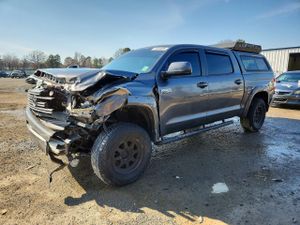 Toyota Tundra CREWMAX 1794 5.7L 8 2015