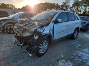 Kia Sorento LX 2.4L 4 2014