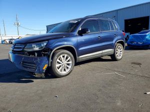 Volkswagen Tiguan S 2.0L 4 2015