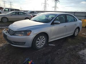 Volkswagen Passat S 2.5L 5 2013