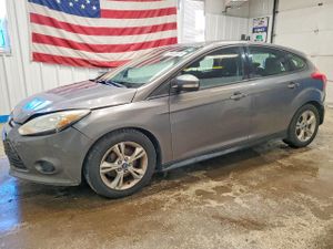 Ford Focus SE 2.0L 4 2014