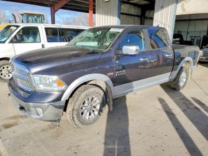 RAM 1500 LARAMIE 5.7L 8 2015