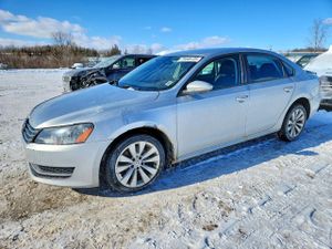 Volkswagen Passat S 2.5L 5 2012