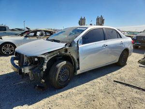 Toyota Corolla BASE 1.8L 4 2013