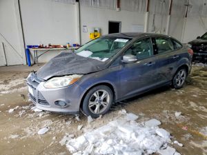 Ford Focus SE 2.0L 4 2013