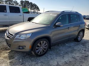 Volkswagen Tiguan S 2.0L 4 2011