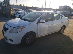 Nissan Versa S 1.6L 4 2013